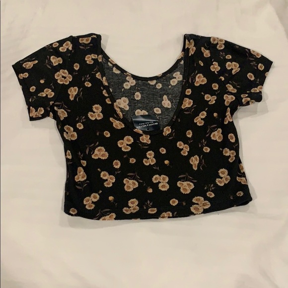 🔴 Brandy Melville Crop Top - Picture 3 of 3